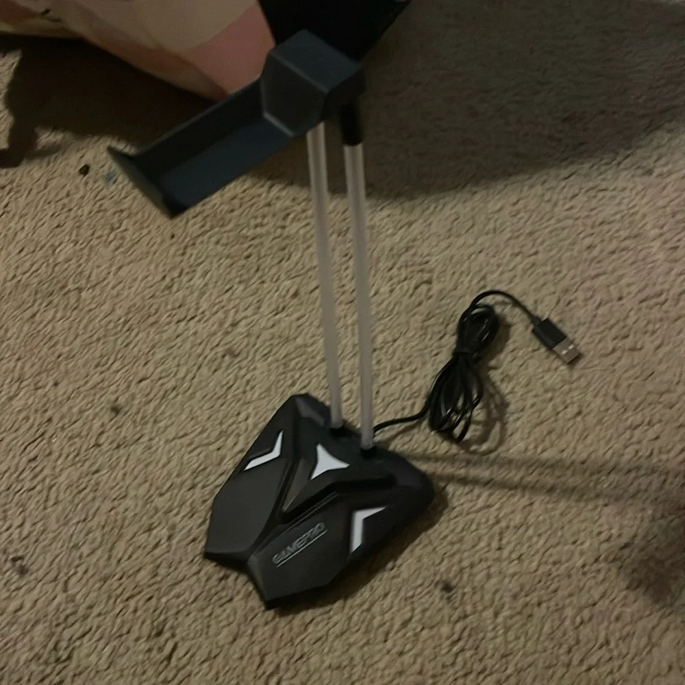 Headphone stand light up
